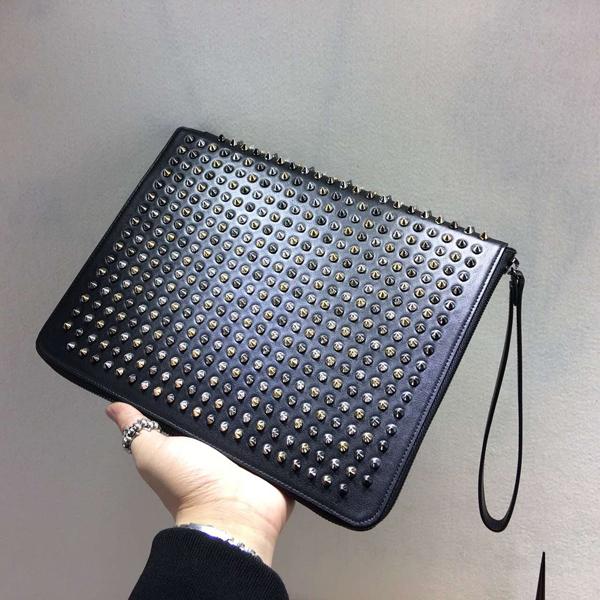 TOPセラー賞受賞 ルブタン 財布 コピー Spiked leather iPad case