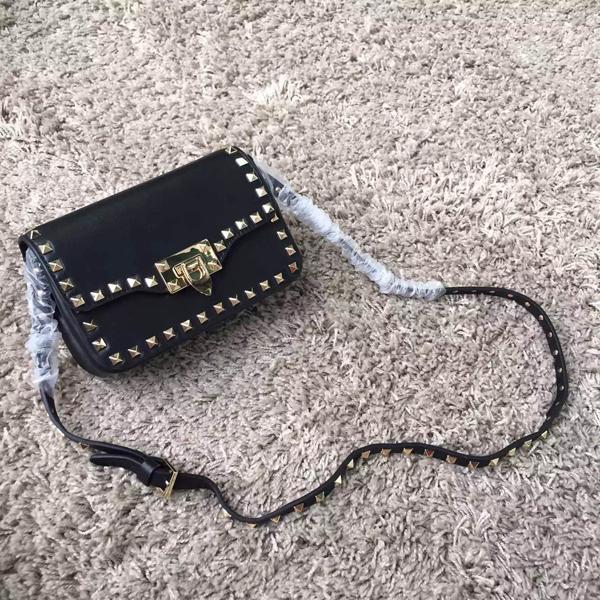 Valentino ヴァレンティノスーパーコピーロックスタッズショルダーバッグ IW0B0671