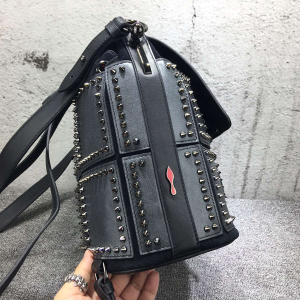 【2017秋冬最新】クリスチャンルブタンバッグスーパーコピー 巾着&リュックの2Wayスタッズ 7060104 