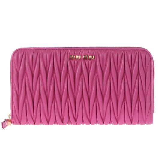 MiuMiu スーパーコピー マテラッセ ナッパレザー アラウンドジッパーウォレット 5ML506