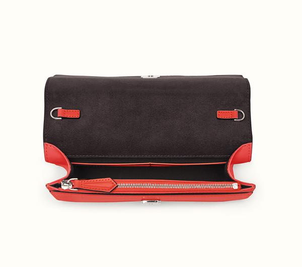 2017新作！FENDI フェンディスーパーコピー クラッチにも!!スタッズ付TUBE チェーンWALLET 8M0346SR0F07H7