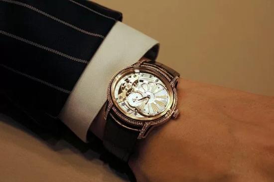 オーデマ･ピゲ スーパーコピー 新作 ミレネリー/AUDEMARS PIGUET 77247OR.ZZ.A812CR.01