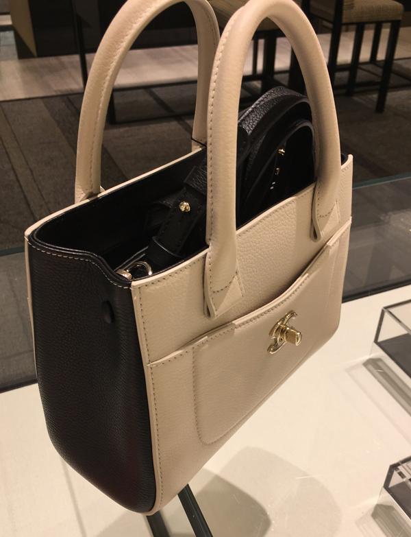 2017新作 CHANEL シャネルスーパーコピー NEO Exsecutive 2Way/バイカラー キャビア/Small 7060703