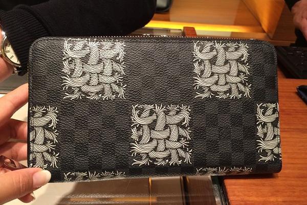 ルイヴィトン LOUIS VUITTON 長財布 メンズ ダミエ･グラフィット N61214 ラウンドファスナー ジッピー・オーガナイザー クリストファー･ネメス 