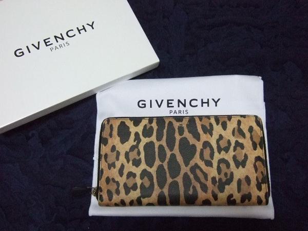◆GIVENCHY ジバンシィスーパーコピー レオパード柄 大きいサイズのラウンドジップ長財布◆7072208 