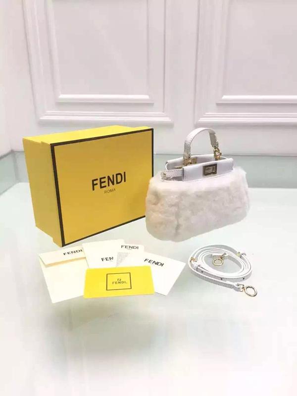 2015秋冬最新作 フェンディコピー セレブ愛用★ファーMicro Peekaboo☆White 8M0355_5AY_F065K