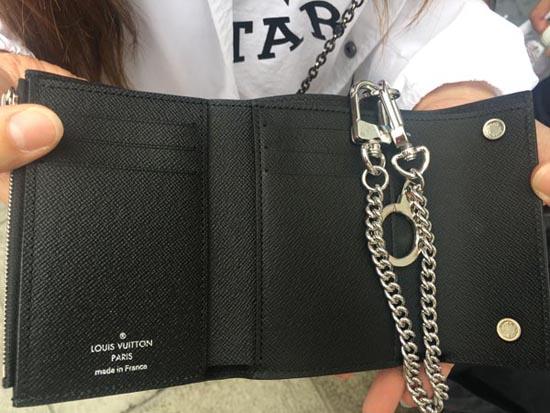 17AW ルイヴィトン スーパーコピー × SUPREME M67711 CH.CP WALLET チェーンウォレット 三つ折り財布 ブラック エピ