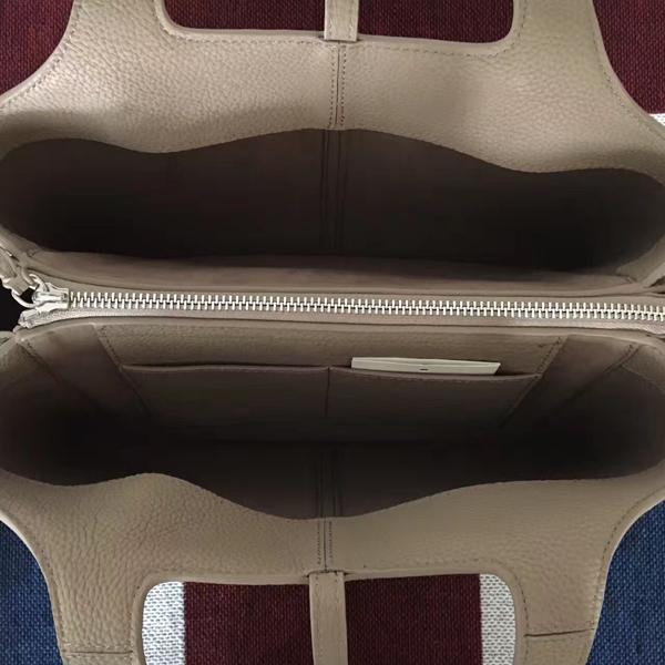 CELINE セリーヌスーパーコピー Tri Fold トライフォールド ミディアム ライトト―プ 7080703