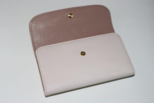 MiuMiuスーパーコピー 小リボン付き♪３つ折 がま口財布♪マドラスバイカラー　5M1120/5ME120 