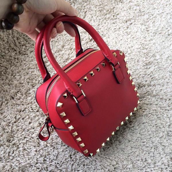 16年秋冬 Valentino ヴァレンティノスーパーコピー ロックスタッズショルダーバッグ 7081003