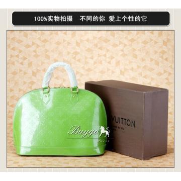 ルイヴィトン モノグラム・ヴェルニ アルマ MM ヴェール・トニック M93627
