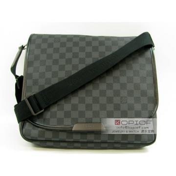 日本ルイヴィトン スーパーコピー vuitton ダミエ・グラフィット ダニエルMM ショルダーバッグ N58029