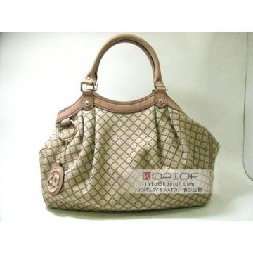 日本グッチ スーパーコピー GUCCI トートバッグ ウィンターローズ/ベージュ 211944 FAGEG 8594