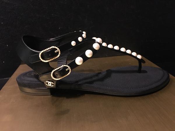 新作 CHANEL(シャネルスーパーコピー パール　フラットサンダル 7040870