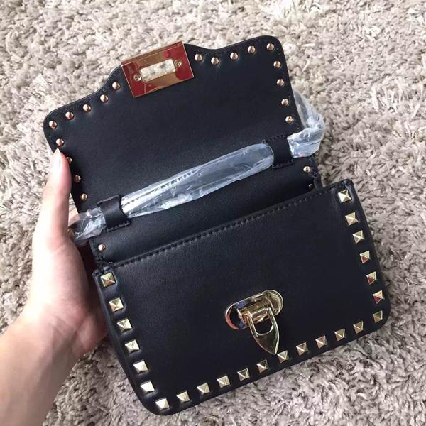 Valentino ヴァレンティノスーパーコピーロックスタッズショルダーバッグ IW0B0671