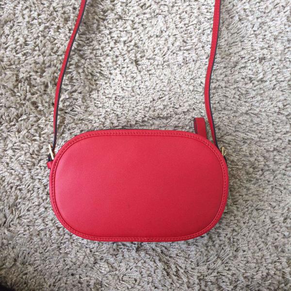 ★Valentino クロスボディバッグ ヴァレンティノスーパーコピーRed 人気復刻モデル IW2B0844 VIT N50