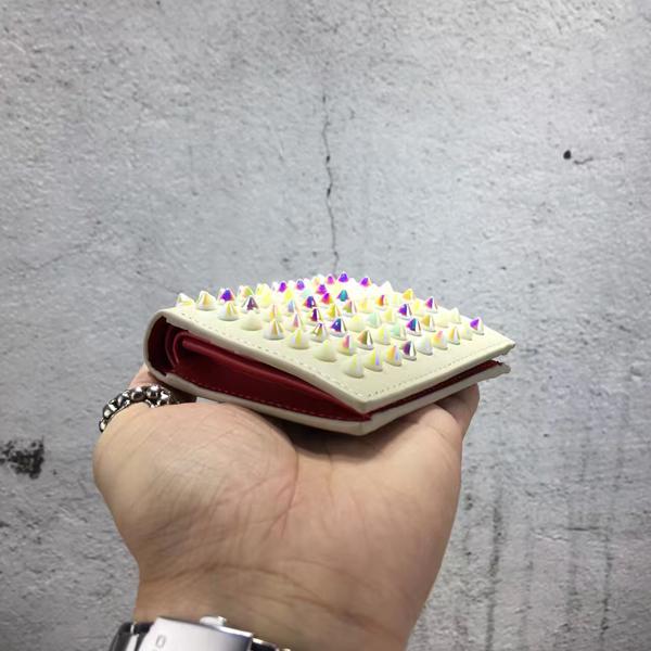 SS16限定新作! クリスチャンルブタン コピー 大人シック! スタッズ財布 7041201