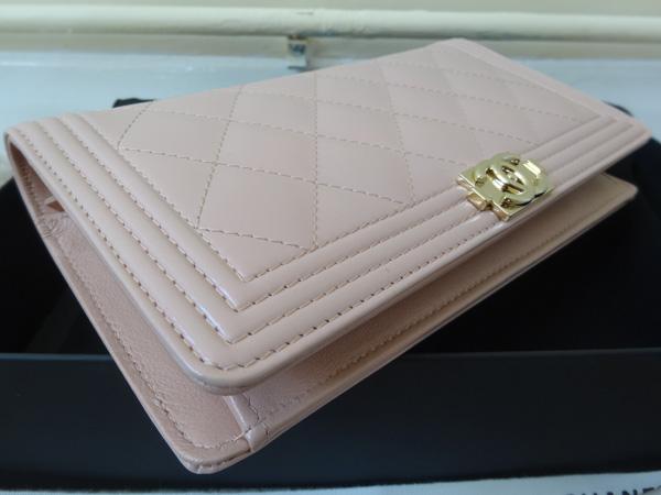 CHANEL コピー☆ボーイシャネルカーフスキンフラップウォレッ A80285 Y60434 2B094