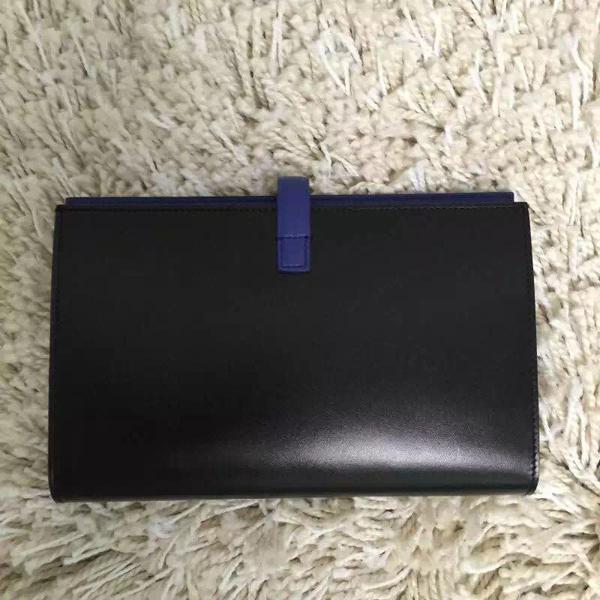2015/16秋冬コレクション最新作入荷★素敵すぎる！希少★【CELINE セリーヌスーパーコピー】ストラップ 長財布 (Black)104873A16.07DS 