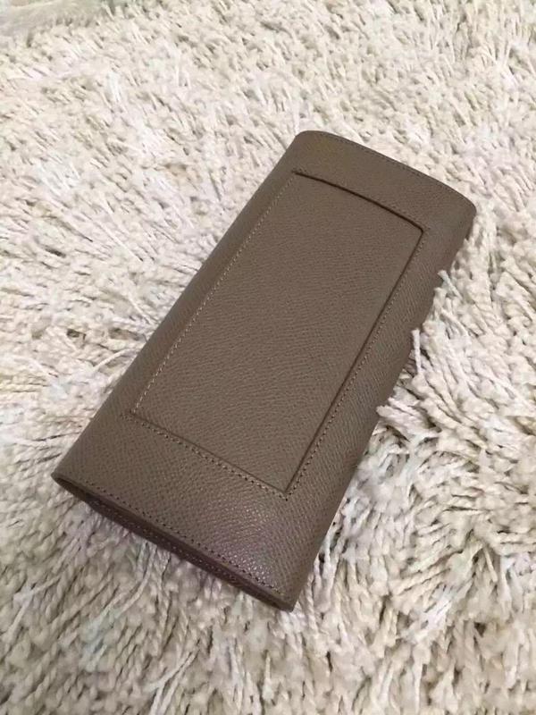最新 CELINE セリーヌスーパーコピー 二つ折り長財布 101678 XFL