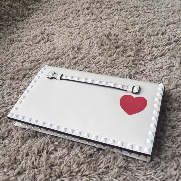 春夏 Valentino ヴァレンティノスーパーコピー White Rockstud leather clutch
