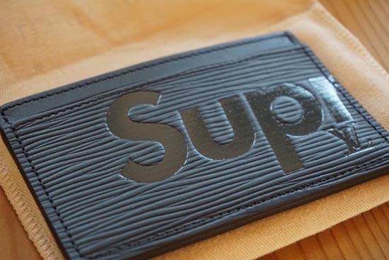 LOUIS VUITTON ポルト カルト・サーンプル Supremeコラボカードケース/ケース/ブラック/エピ×シュプリーム M67753