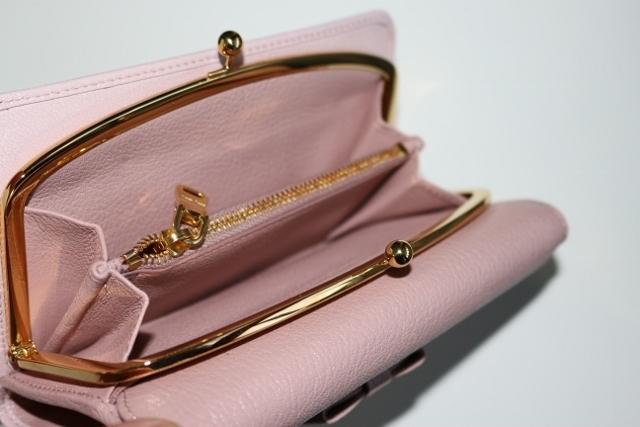 MiuMiuスーパーコピー 小リボン付き♪３つ折 がま口財布♪マドラスバイカラー　5M1120/5ME120 
