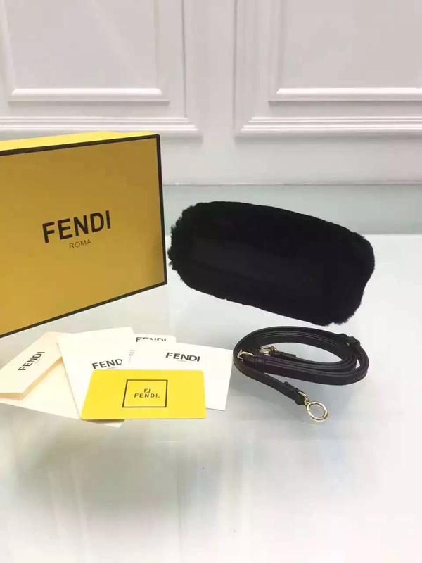 FENDI フェンディコピー 2015秋冬最新作 早くも品薄ファーマイクロピーカブー/ブラック 8M0355_5AY_F0KUR