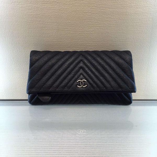 16AW Chanel シャネルスーパーコピー 超使える キャビアクラッチG金具