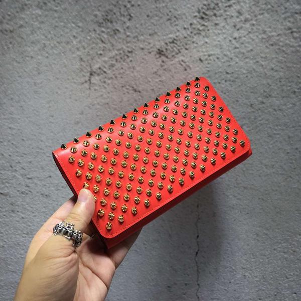 新色大人気☆ Christian Louboutin ☆ ルブタン コピー スタッズ 長財布 R108 CARMIN