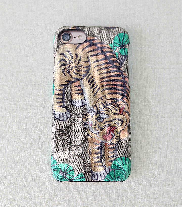 グッチ アイホン6sプラス ケース 虎 プリント GUCCI IPHONE7ハードカバー ペア ブラント iPhone8plus カバー 薄型 7092312 