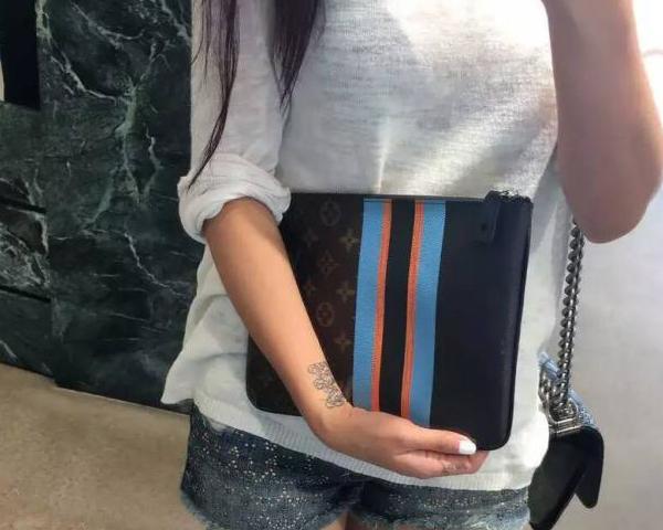 ルイヴィトンスーパーコピー Louis Vuitton モノグラム･キャンバス ポシェット・プラットMM M62378