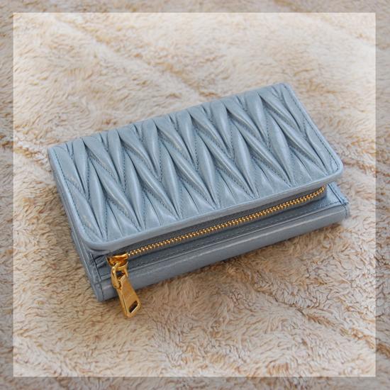 MiuMiu スーパーコピー ギフトOK☆可愛いマトラッセ折財布☆5M1225☆CIPRIA