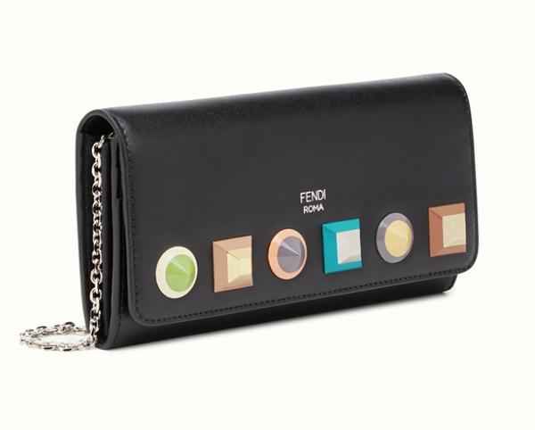 2017新作！FENDI フェンディスーパーコピー ☆プレキシグラス付き チェーンウォレット 8M0365SR0F0JBX 