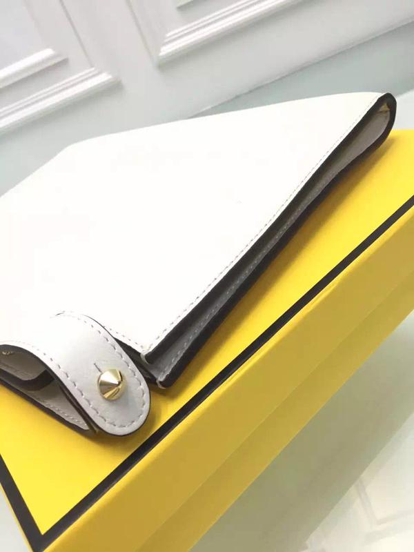 2016新作FENDI フェンディコピー PEEKABOO クラッチ 8BP1025AWF0658