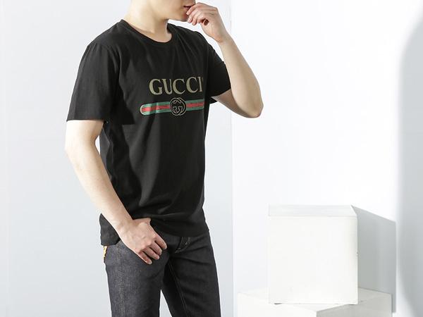 【GUCCI】2017cruise グッチスーパーコピー レトロな80年代ロゴプリント Tシャツ ロゴTシャツ ブラック 7061901 