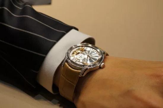 オーデマ･ピゲ スーパーコピー 新作 ミレネリー/AUDEMARS PIGUET Ref.77247BC.ZZ.A813CR.01