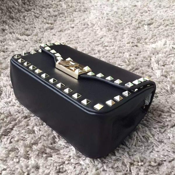 Valentino ヴァレンティノスーパーコピーロックスタッズショルダーバッグ IW0B0671