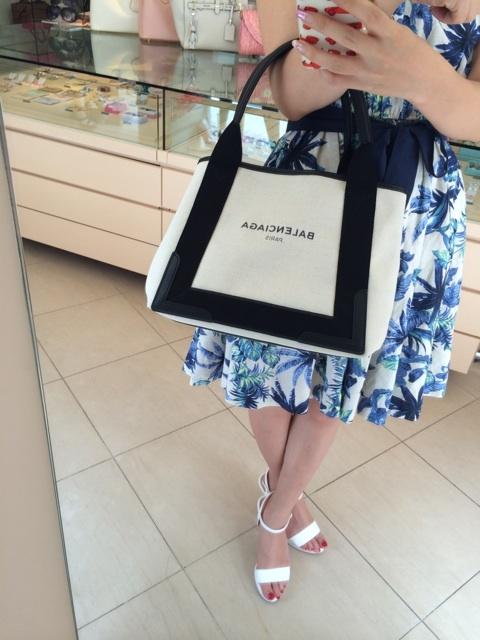 人気 NO.1☆ BALENCIAGAバレンシアガ トートバッグ コピー NAVY CABAS ブラック M 339936 AQ32N 1065