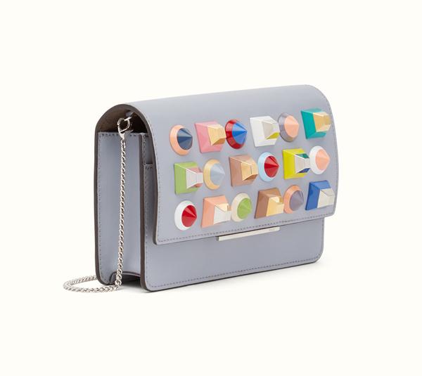 2017新作★FENDI フェンディスーパーコピー●スタッズ●チェーン付長財布 8M0346SF9F07ML