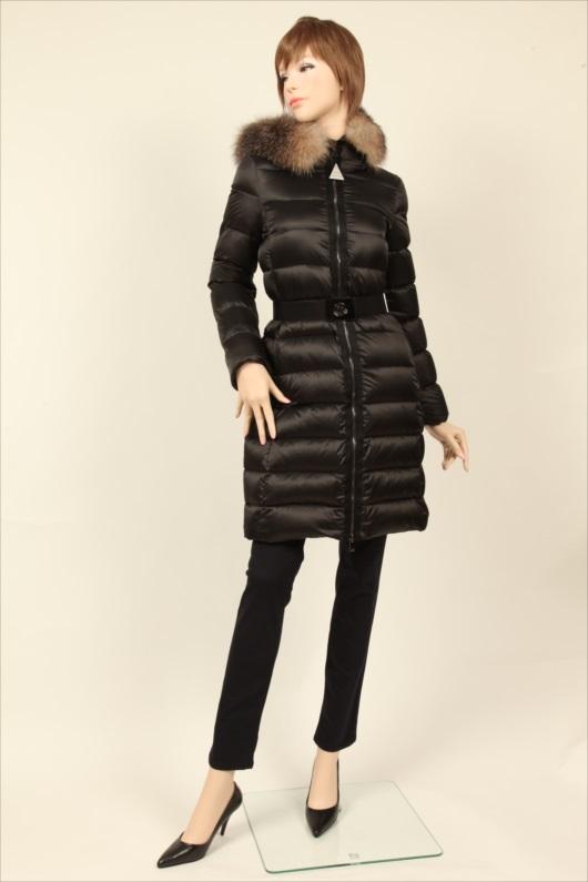 MONCLER ダウン コピー ダウンカーデ 秋冬は映えるホワイトが一押し 7091405