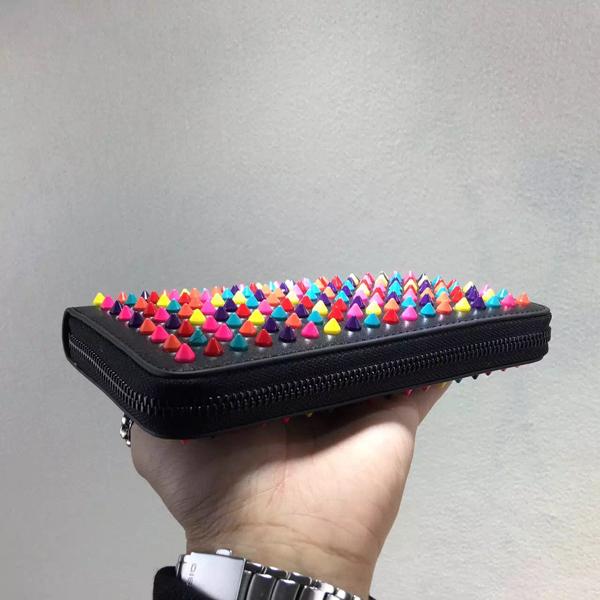 春夏新作 Christian Louboutin ルブタン 財布 コピー PANETTONE スパイクスタッズ長財布6112420