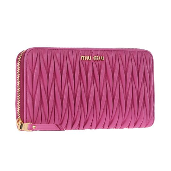 MiuMiu スーパーコピー マテラッセ ナッパレザー アラウンドジッパーウォレット 5ML506