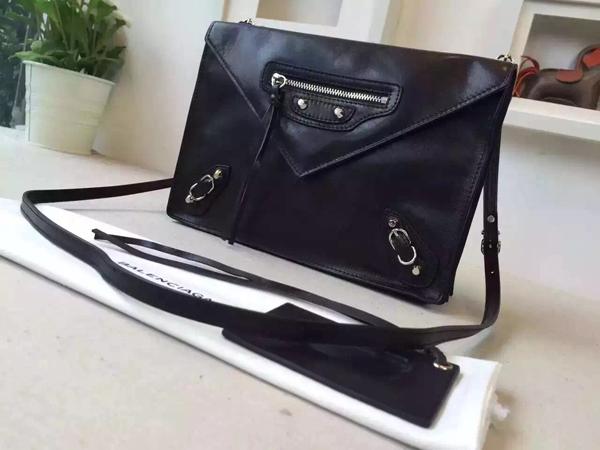 2015新作 BALENCIAGA バレンシアガスーパーコピー ブラックレザー クラッチバッグ