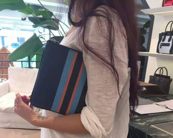 ルイヴィトンスーパーコピー Louis Vuitton モノグラム･キャンバス ポシェット・プラットMM M62378