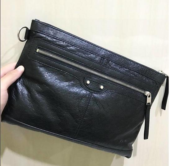 BALENCIAGAバレンシアガ クラッチバッグ コピー★ スタッズ ・黒 7062707 