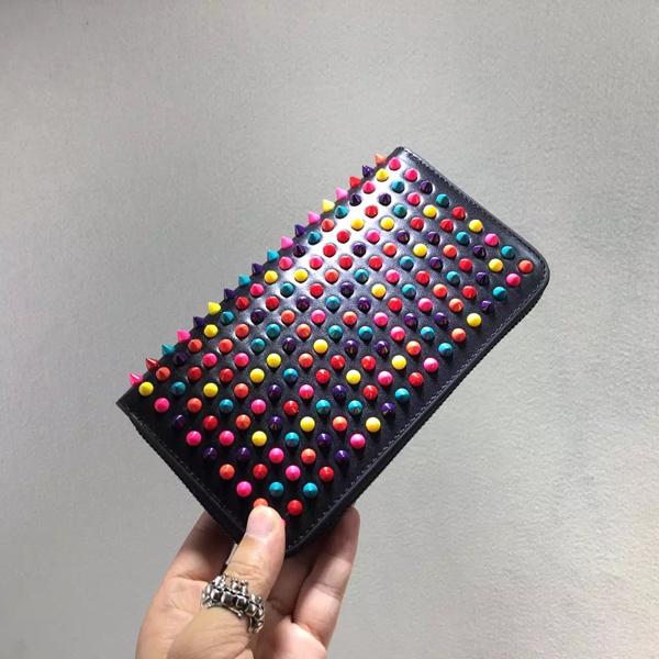春夏新作 Christian Louboutin ルブタン 財布 コピー PANETTONE スパイクスタッズ長財布6112420
