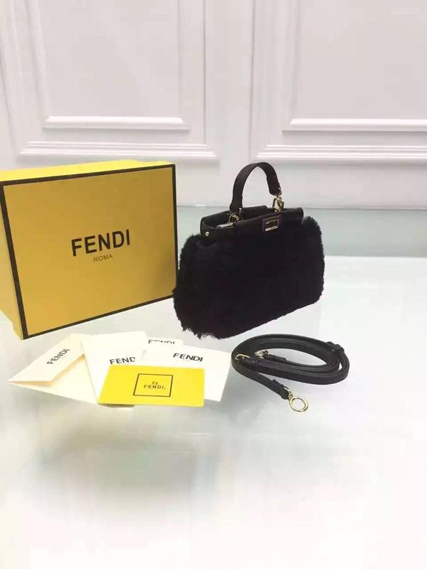 FENDI フェンディコピー 2015秋冬最新作 早くも品薄ファーマイクロピーカブー/ブラック 8M0355_5AY_F0KUR