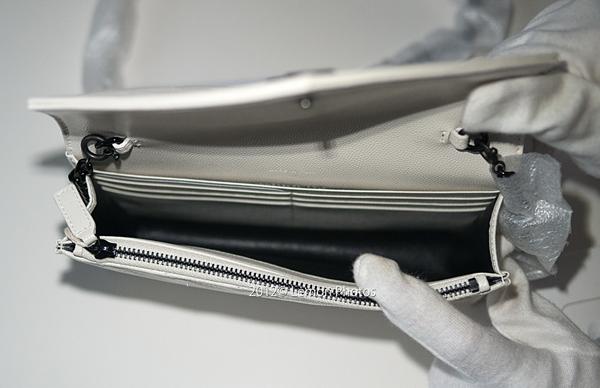Saint Laurent サンローランスーパーコピー 奇跡の入荷！サンローラン チェーンウォレット白Ｘ黒 7041803