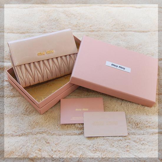 MiuMiu スーパーコピー ギフトOK☆可愛いマトラッセ折財布☆5M1225☆CIPRIA